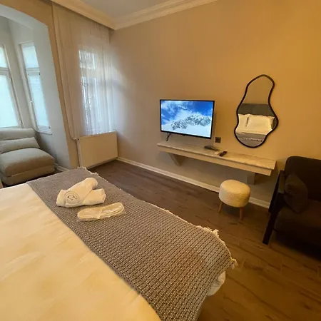 Golden Arrow Taksim 1 *